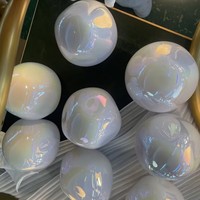 Luminaires Sculpturaux LED Personnalisés en Cuivre Doré à Hauteur Réglable avec Abat-jour en Cristal 3000K pour Halls d'Hôtels et Centres de Ventes