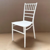 Chaises en plastique blanc empilables en résine avec style bambou pour la décoration de mariages, de fêtes et de restaurants