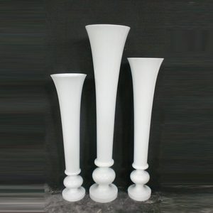 Macetas de Flores con Acabado de Terciopelo de Lujo, Florero de Tacto Suave para Decoración de Dormitorio, Elegante Maceta de Mesa con Borde Dorado - Product Image 3