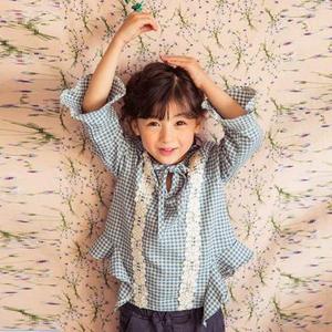 Camiseta de Verano para Niña, Nueva Moda, Blanca y Negra a Cuadros, con Cordones y Mangas Abullonadas - Product Image 1