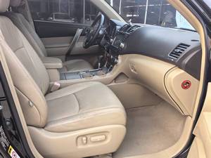 <span class=keywords><strong>Toyota</strong></span> <span class=keywords><strong>Highlander</strong></span> Usada a Precio Accesible, 2.7L, Volante a la Izquierda, SUV Mediana Confiable para el Mercado Africano - Product Image 3