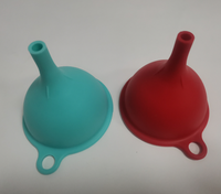Vente en gros mini entonnoir en silicone gadgets de cuisine uniques pour entonnoir à huile ustensile pour accessoires de cuisine
