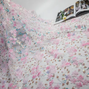Fournisseur de tissu vente chaude paillettes mariée broderie Tulle 3D dentelle maille robe de mariée fleur broderie tissu