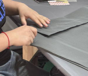 Erhöhte Pet House Langlebige große Hundehütte mit wetterfestem 600D PVC Baldachin Erhöhtes Hunde bett XL Hundehütte für den Außenbereich - Product Image 6