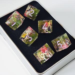 MINI PLANET Vente en gros de dés en résine Daisy personnalisés, faits à la main, 16 mm, 6 faces, pour jeux de rôle sur plateau, accessoires DND, cadeau - Product Image 4