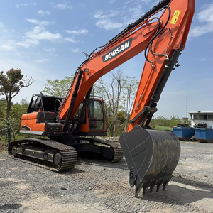 รถขุดไฮดรอลิก Doosan DX300 มือสอง ขนาด 30 ตัน เครื่องยนต์ได้รับการรับรองมาตรฐาน EPA พร้อมชิ้นส่วน PLC ปั๊ม เกียร์ แบริ่ง รุ่นปี 2024 - Product Image 1