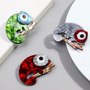 Popular cartoon animal corsage pin children's clothing decorated cute lizard chameleon Salamander Party jewelry Acrylic brooch
