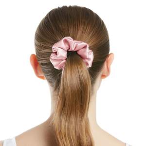 Venta al por mayor 2026 Nuevas y modernas scrunchies de satén liso de 13 cm, banda elástica grande para el cabello, accesorios para coletas de mujer - Product Image 3