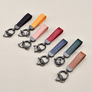 Wholesale Custom Durable Eco-Friendly Leather PU Leather Carabiner <b>Keychain</b> for Women Bags Cars Promotional Keyring - Product Image 3