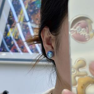 Pendientes de Perlas Mabe Azules Mabei World, Chapados en Oro de 18K, Platino, Forma Redonda, Perla de Agua Salada, Clásicos para Mujer, Uso Diario - Product Image 4