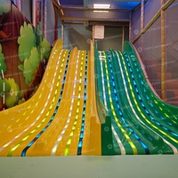 Équipement de terrain de jeu intérieur pour enfants sur le thème de la jungle, kit de jeu pour tout-petits pour utilisation dans les centres commerciaux