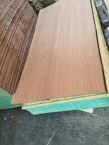 Plaques de placage en bois <span class=keywords><strong>rouge</strong></span> personnalisables, texture lisse, placage en <span class=keywords><strong>acajou</strong></span> pour la décoration intérieure - Product Image 6