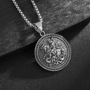Collar con Colgante de Caballero Matando al Dragón de San Jorge en Acero Inoxidable, Estilo Vintage, Unisex, Cadena de 3mm y 60cm - Product Image 1