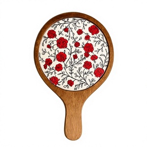Bandeja Redonda de Madera para Almacenamiento con Diseño Floral de Rosas Rojas, Estilo Moderno, Acabado Lacado, Apta para Lavavajillas, Portátil, para Uso en la Cocina - Product Image 1