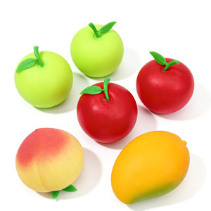 Nuevo paquete de juguetes blandos de frutas: manzana, mango, melocotón. Paquete de juguetes blandos antiestrés, comida de juguete realista, suave, de subida lenta, recuerdo de fiesta, bola antiestrés. - Product Image 5