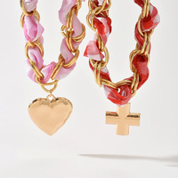Vente flash Nouveau collier en acier inoxydable plaqué or 18 carats avec tissu en soie à double couche pour cadeau de fête