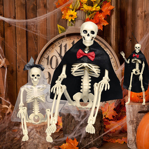 Scheletro Articolato per Decorazioni di Halloween, Sposa e Sposo Scheletrati con Mantello, Velo e Fiocco, Prop in Plastica per Casa Stregata - Product Image 1