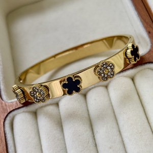 Brazalete <span class=keywords><strong>de</strong></span> Acero Inoxidable <span class=keywords><strong>de</strong></span> <span class=keywords><strong>Alta</strong></span> Calidad para Mujer, con <span class=keywords><strong>Diseño</strong></span> <span class=keywords><strong>de</strong></span> Trébol <span class=keywords><strong>de</strong></span> Cuatro Hojas, Chapado en Oro <span class=keywords><strong>de</strong></span> 18K, Resistente al Deslustre - Product Image 3