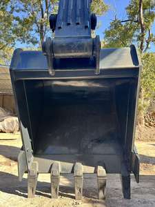 Corée : Excavatrice Hyundai HX220HD d'occasion, taille moyenne, poids opérationnel de 22 tonnes, état d'occasion, matériel de construction Hyundai HX220HD d'occasion - Product Image 2