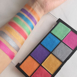 Avec la vente en gros de peinture de <span class=keywords><strong>visage</strong></span> de <span class=keywords><strong>femme</strong></span> populaire Peinture de <span class=keywords><strong>visage</strong></span> lumineuse 3 couleurs Noir Vert Brun Camouflage Peinture de <span class=keywords><strong>visage</strong></span> - Product Image 1