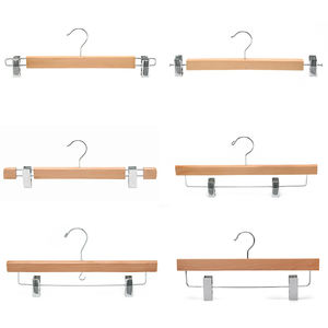 Cintres en bois personnalisés avec logo pour pantalons, écharpes, châles et hijabs - Product Image 5