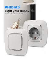 Enchufe de Pared con Conexión a Tierra Tipo E Francés de 16A, Borde/Anillo Plateado de 90*90mm, Estándar Europeo, Protección Infantil, Latón de 0.6mm, Certificado CE ISO