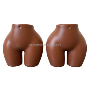 Mannequin de présentation demi-corps pour vêtements, en plastique, pour femmes aux courbes généreuses, pose debout, vente en gros à prix abordable - Product Image 1
