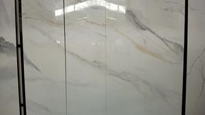 بلاط حجري مصقول لامع بمظهر الرخام كبير الحجم لطاولات الطعام الخارجية والجدران في الفلل - Product Image 6