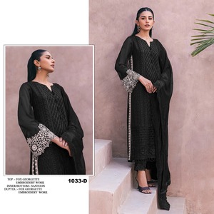 Elegante traje pakistaní de Georgette de imitación pesado con bordado rico, perfecto para bodas y fiestas, exportación desde la India - Product Image 6