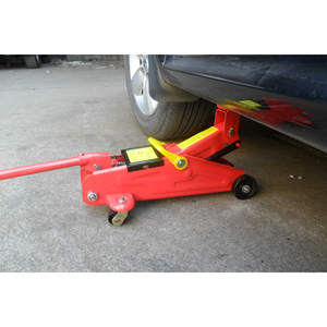 Gato hidráulico de suelo de 2 toneladas de acero para coches familiares y vehículos pequeños - Product Image 2