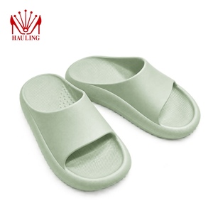 Sandales confortables en EVA à semelle épaisse avec coussinets doux, semelle antidérapante et imperméable pour salle de bain, plage et extérieur. - Product Image 4