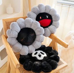 Coussin en peluche doux et coloré en forme de fleur avec rembourrage en coton PP, matériau en coton, unisexe, pour la décoration de Noël - Product Image 2