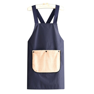 Delantal de cocina impermeable con bolsillo y tirantes para cocinar y uso doméstico - Product Image 1