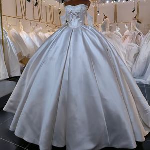 LSML028 Robe de mariée moderne en satin, élégante, avec appliques, perles et sequins, longueur ras du sol, coupe sirène/trompette, traîne chapelle - Product Image 5