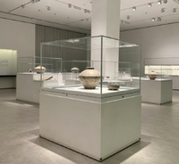 Konter Pajangan Antik Modern Minimalis Elegan dengan Pencahayaan LED Desain Tahan Lama untuk Museum & Galeri Kelas Atas