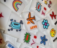 Set Mahjong Akrilik Putih 160 Pcs Terlaris, Desain Khusus X Corey Paige Color Crush, Ramah Lingkungan, Portabel