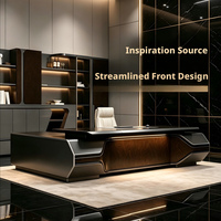 Bureau de direction moderne et luxueux en forme de I, un mobilier de bureau administratif en bois avec tiroirs de rangement et une bibliothèque.