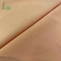 Vente en gros 155GSM Fonction imperméable Polyester Tissu 100% Polyester Tissu pour veste d'extérieur