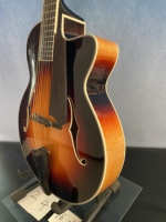 Guitare Jazz sculptée à la main, table en érable, corps en érable, personnalisable, guitare électrique, touche en ébène, archtop, performance professionnelle