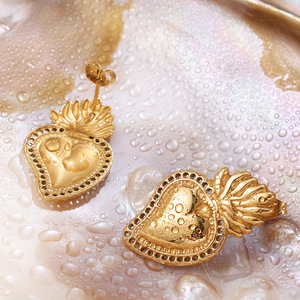 Pendientes de botón de oro con forma de corazón, aleación de zinc, diseño irregular, accesorios de joyería de regalo EH931 - Product Image 3