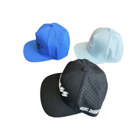 Gorra de golf de cabeza plana perforada con láser de 5 piezas personalizada con botón a presión impermeable, estilo hip-hop