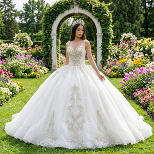 Vestido de niña de las flores Xs277 moderno de lujo con tul brillante, escote corazón con cuentas de cristal, cola capilla, vestido de gala elegante para boda - Product Image 1
