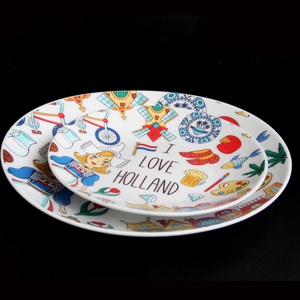 طبق سيراميك مزخرف ملون يحمل شعارًا مخصصًا تذكاريًا سياحيًا من هولندا - Product Image 2