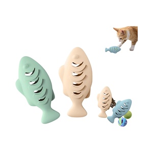 Jouets en forme de boule de menthe pour chat, nettoyage des dents et jouets à lécher à la menthe, jouet interactif en silicone en forme de poisson mignon pour chats - Product Image 1