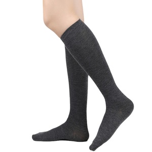 Chaussettes pour femmes IStapromo Gifts Beauty, rouges, unies, en tricot, respirantes, douces, extensibles, printemps, été, automne, possibilité de personnalisation - Product Image 6