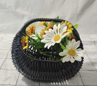 Panier en rotin PE fabriqué en usine avec poignée, panier cadeau demi-lune, couleur noire, pour les fêtes, petite taille