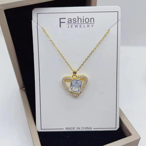Collar de Zirconia con Corazón de Alta Gama 2025, Collar de Acero Inoxidable Chapado en Oro de 18k para Mujer - Product Image 2