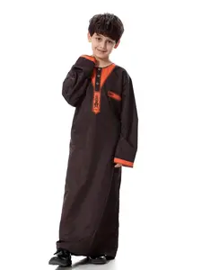 Großhandel Nahost Dubai Muslim Teen Boy Robe Islamische Kinder Bestickte Kleidung Thobe