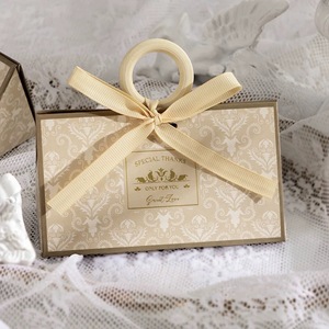Boîte à cadeaux de mariage pliante de luxe, boîte à pâtisserie <span class=keywords><strong>souvenir</strong></span>, boîte à cadeaux de mariage avec ruban, boîte à cadeaux de mariée avec poignée <span class=keywords><strong>en</strong></span> <span class=keywords><strong>bois</strong></span>, boîte de rangement exquise - Product Image 4