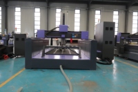 Machine de découpe et de gravure CNC 4 axes à tête oscillante 1325 pour sculpture sur bois 3D et moules en mousse EPS - Prix